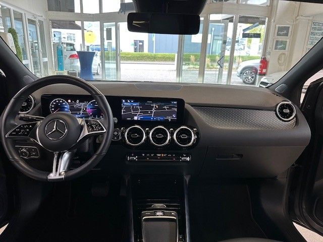 Mercedes-Benz B 200 2024