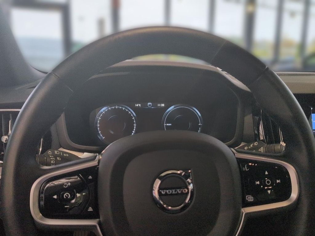 Volvo V60 2022