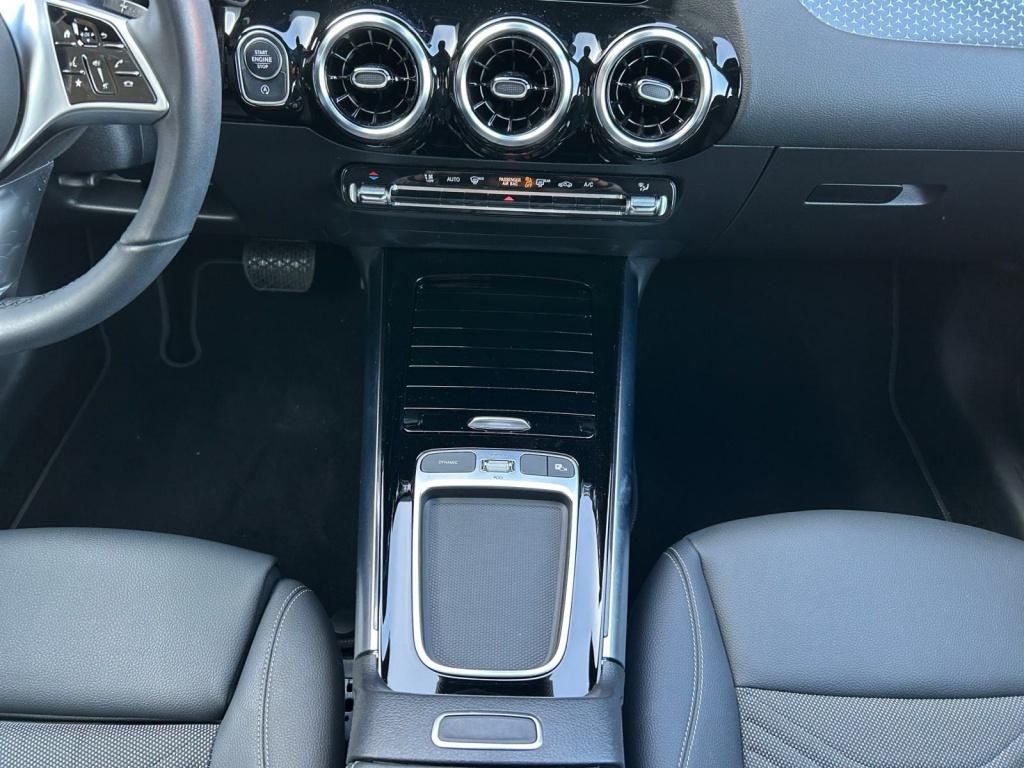 Mercedes-Benz B 180 2023