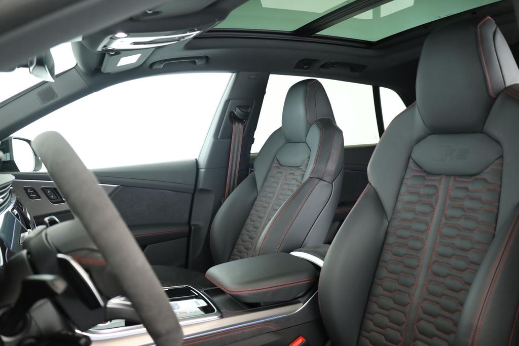Audi RSQ8 2025
