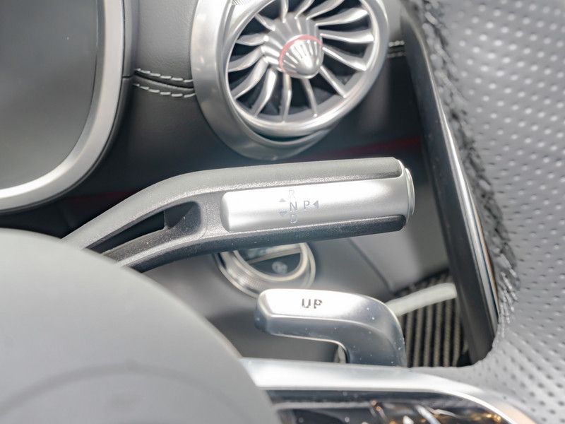 Mercedes-Benz SL 63 AMG 2025