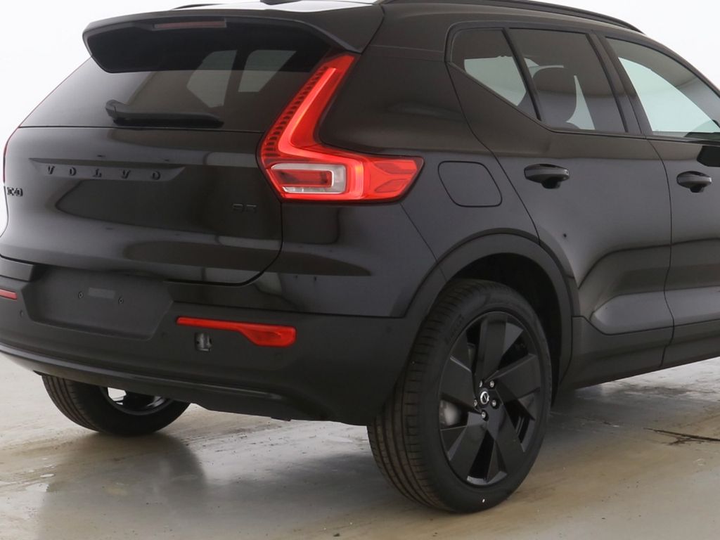 Volvo XC40 2025