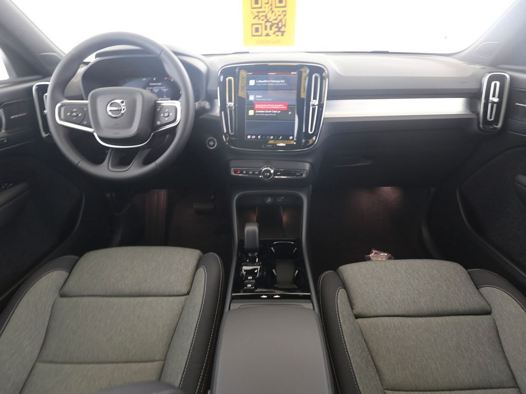 Volvo XC40 2025