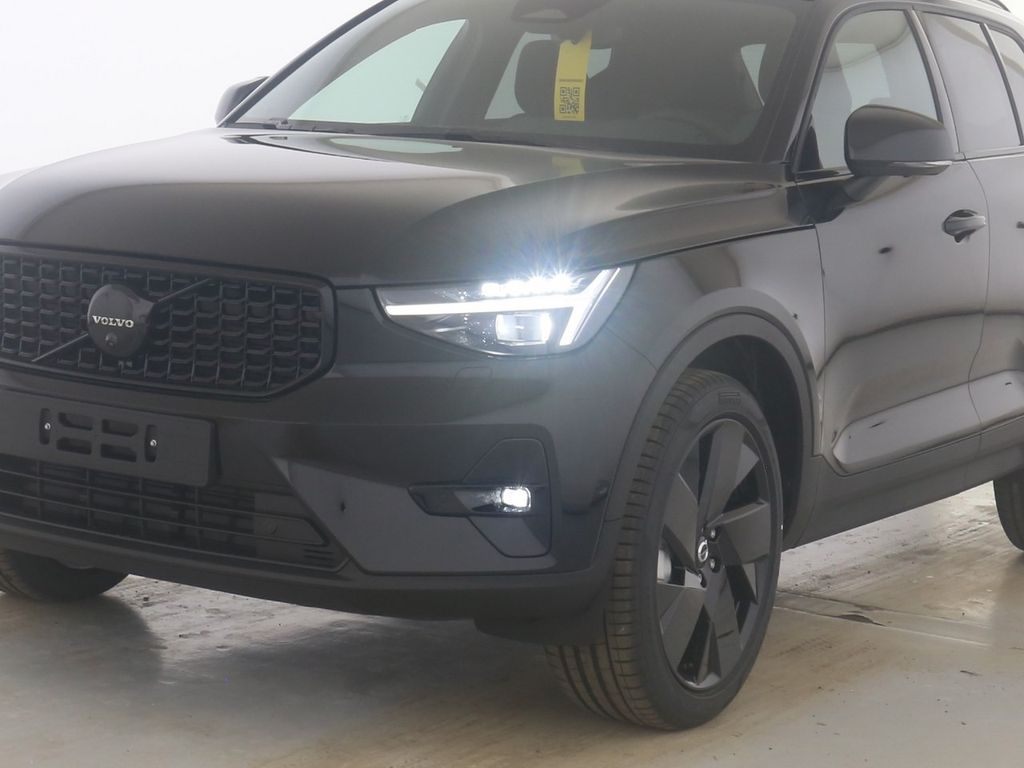 Volvo XC40 2025