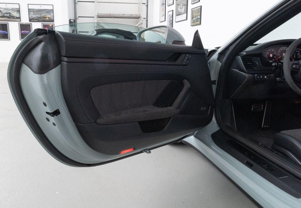 Porsche 992 2025