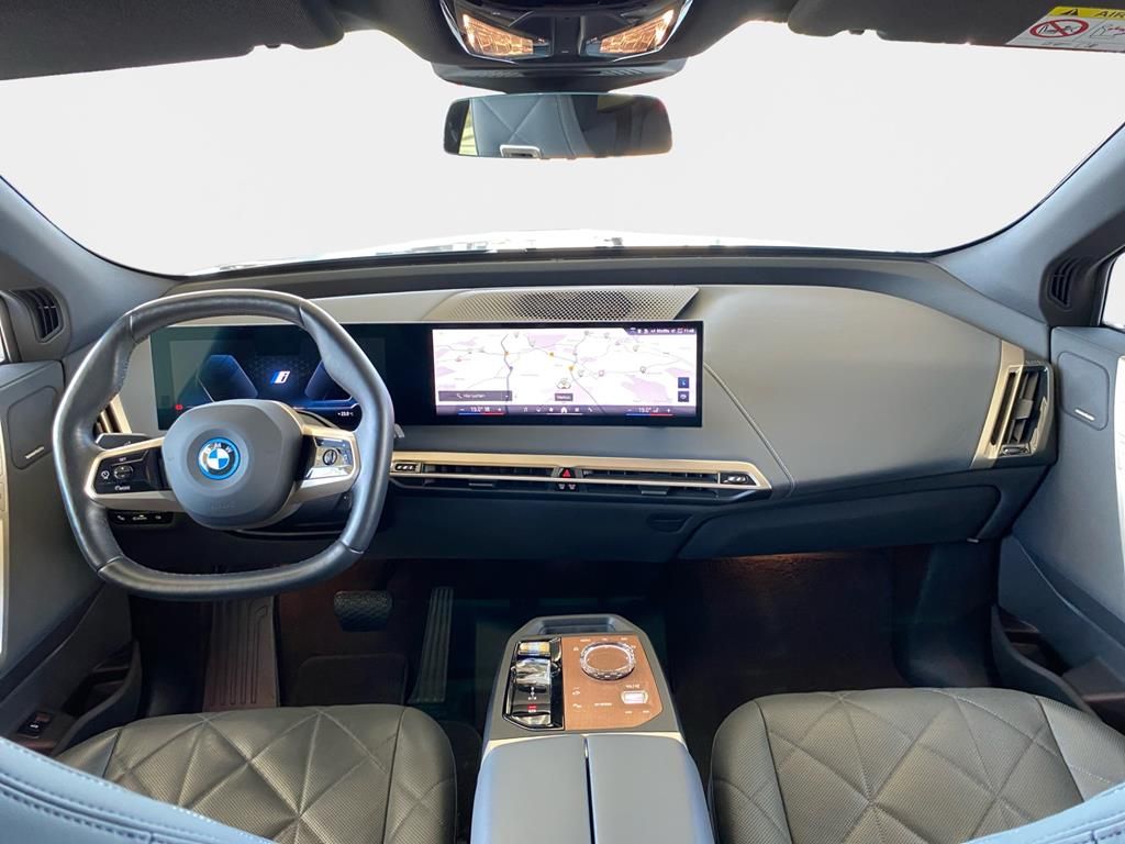 BMW iX 2023