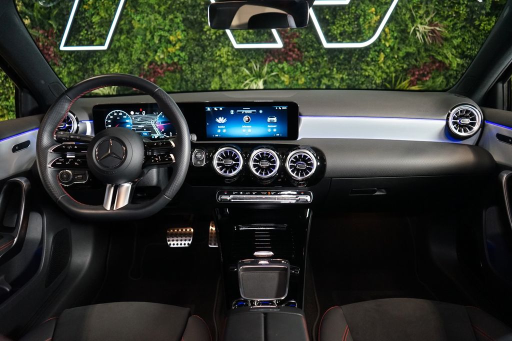 Mercedes-Benz A 200 2024