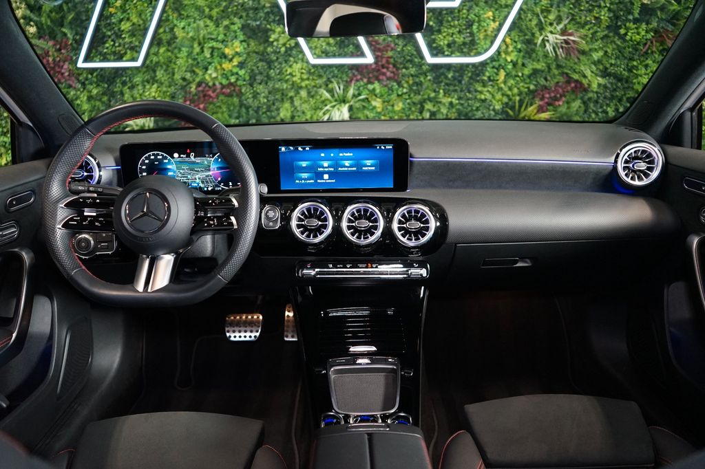 Mercedes-Benz A 200 2024
