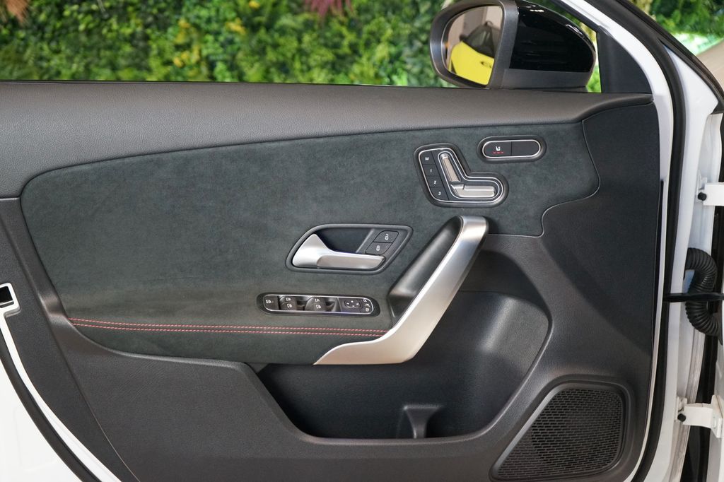 Mercedes-Benz A 200 2024