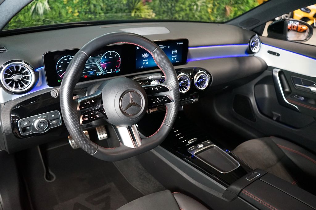 Mercedes-Benz A 200 2024
