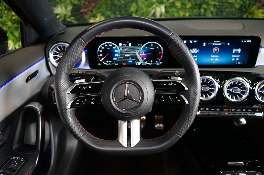 Mercedes-Benz A 200 2024