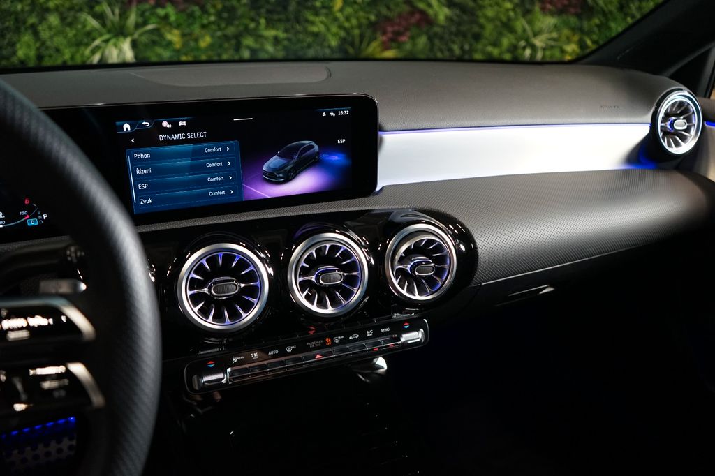 Mercedes-Benz A 200 2024