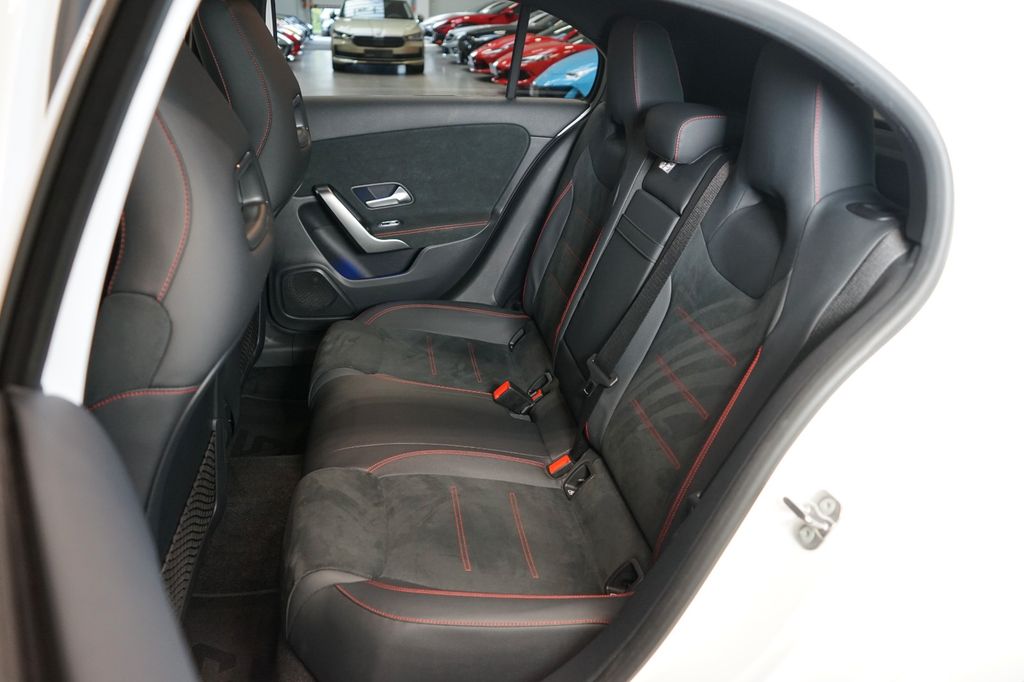 Mercedes-Benz A 200 2024