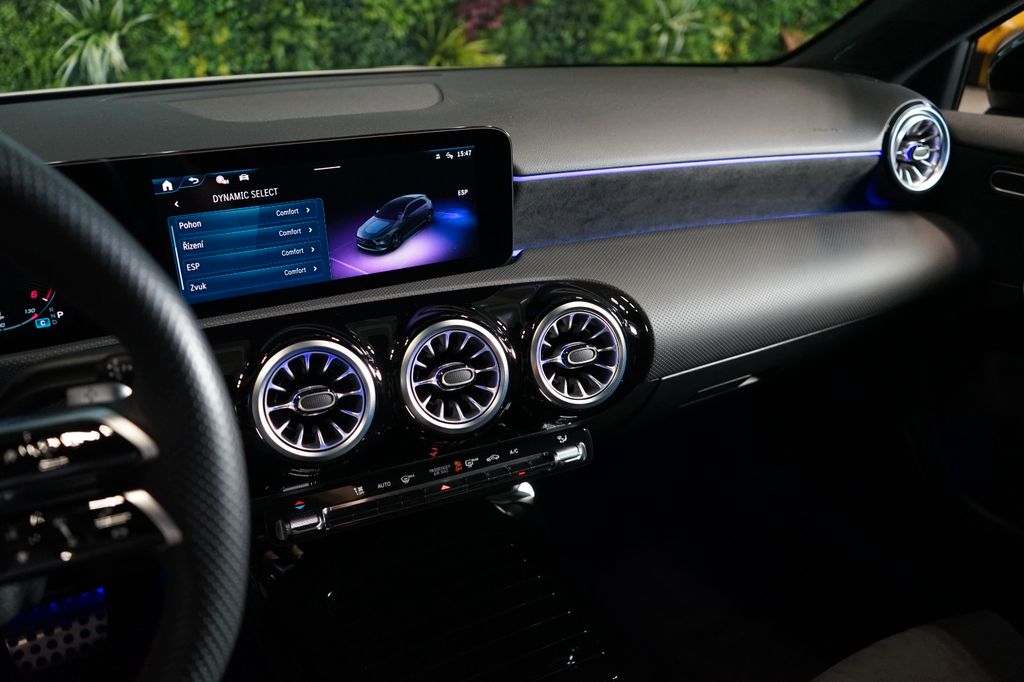 Mercedes-Benz A 200 2024