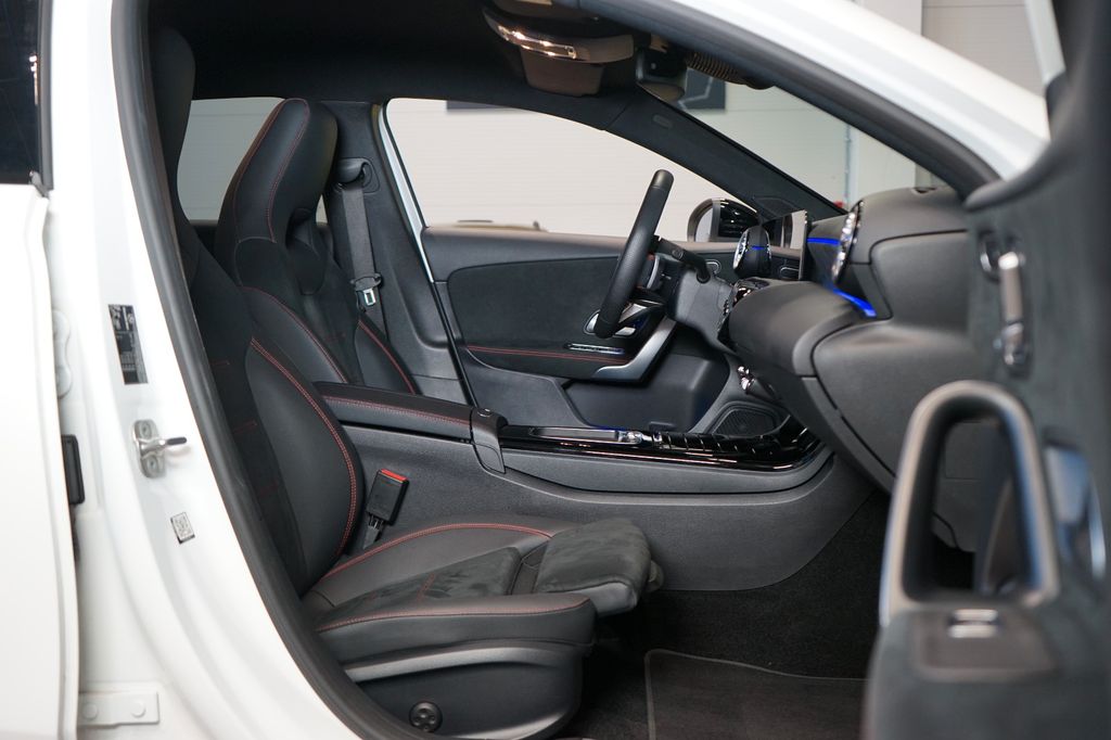 Mercedes-Benz A 200 2024