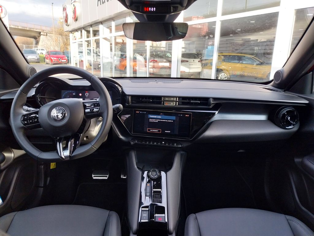 Alfa Romeo Junior 2024