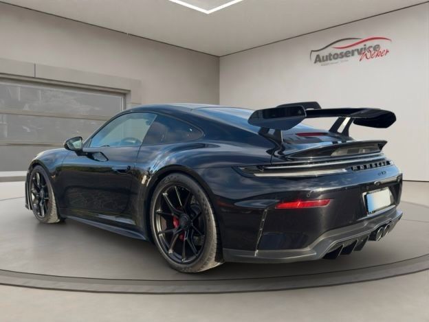 Porsche 992 2025