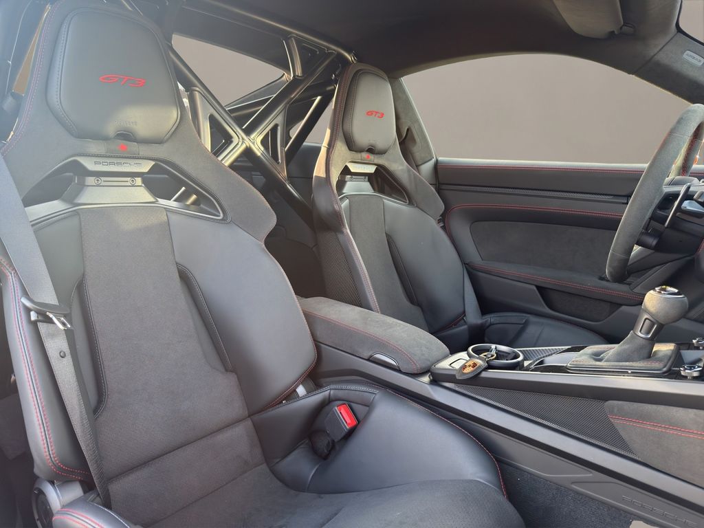 Porsche 992 2025