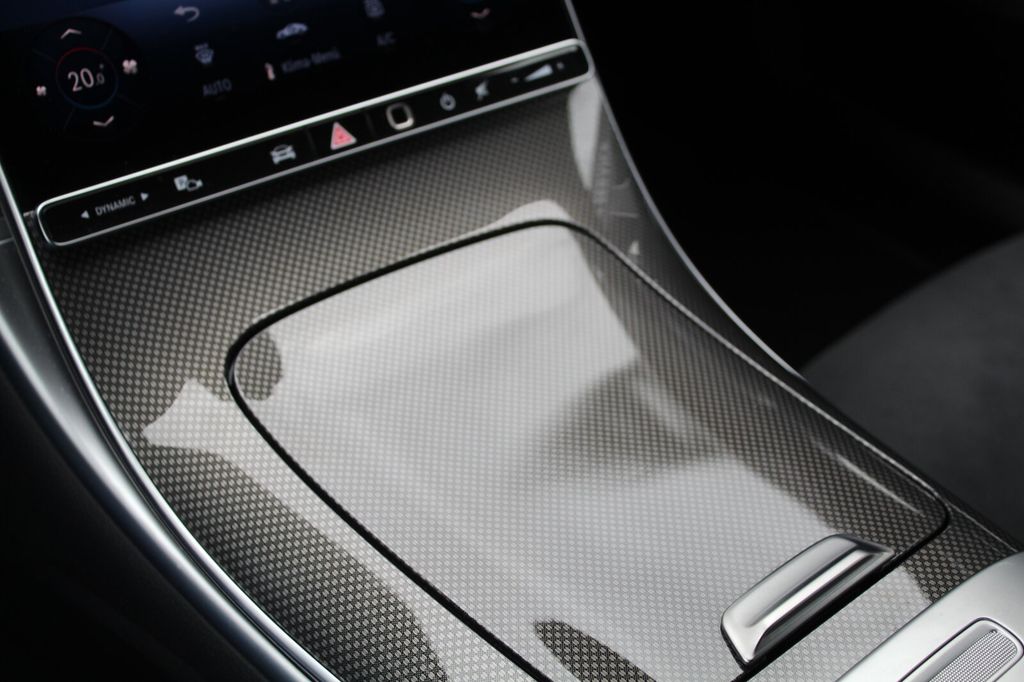 Mercedes-Benz C 300 2025