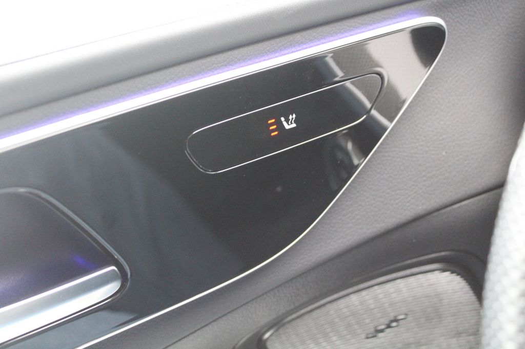 Mercedes-Benz C 300 2025