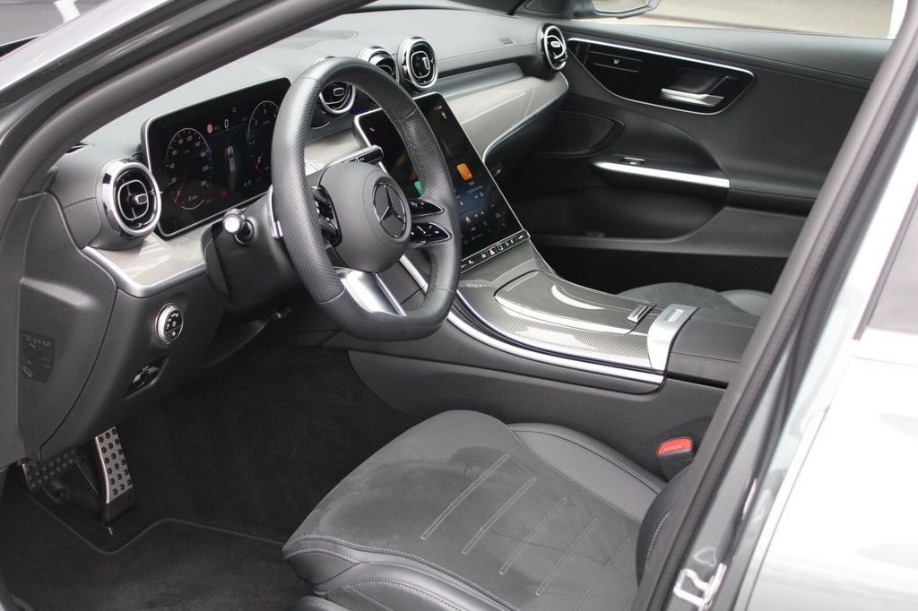 Mercedes-Benz C 300 2025