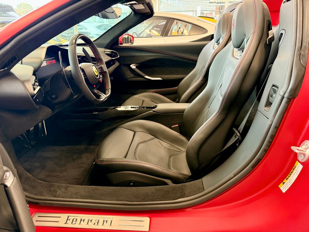 Ferrari 296 GTS 2025