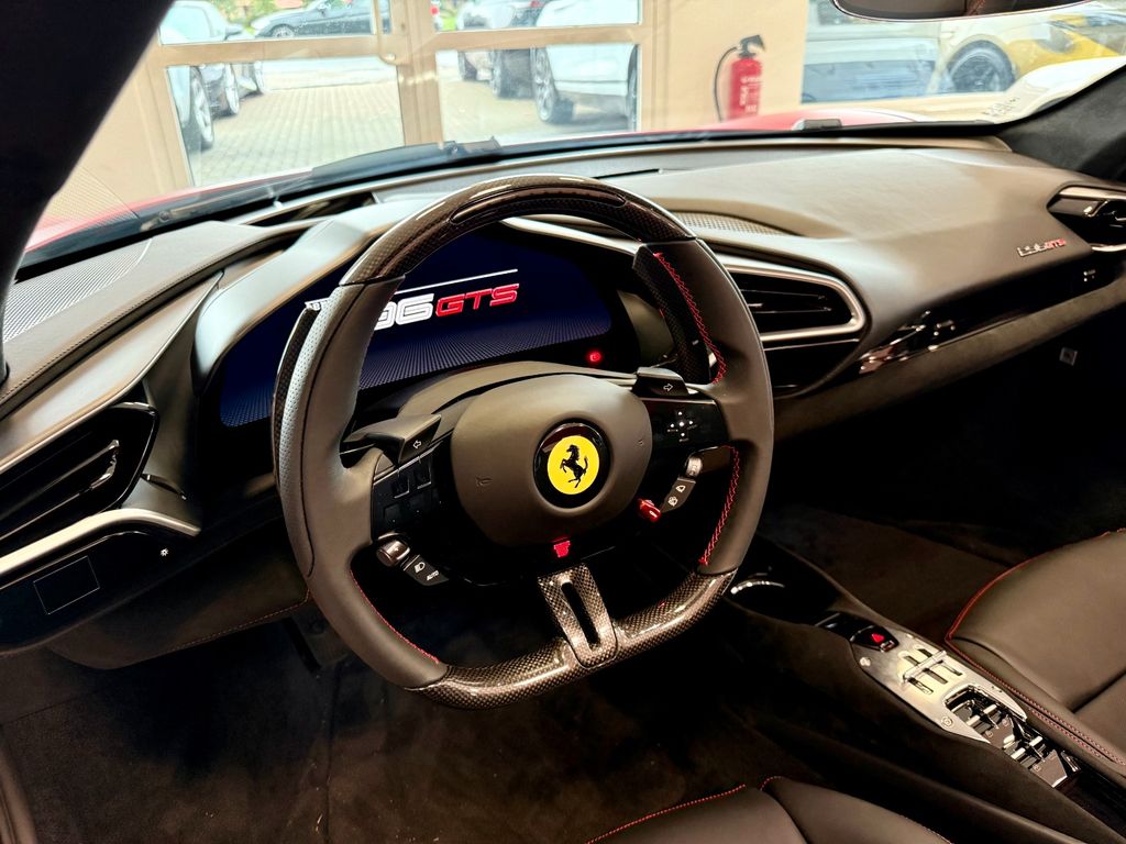 Ferrari 296 GTS 2025