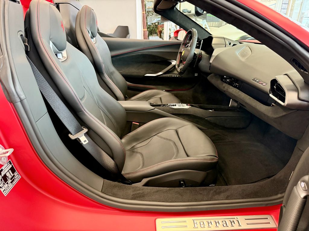 Ferrari 296 GTS 2025