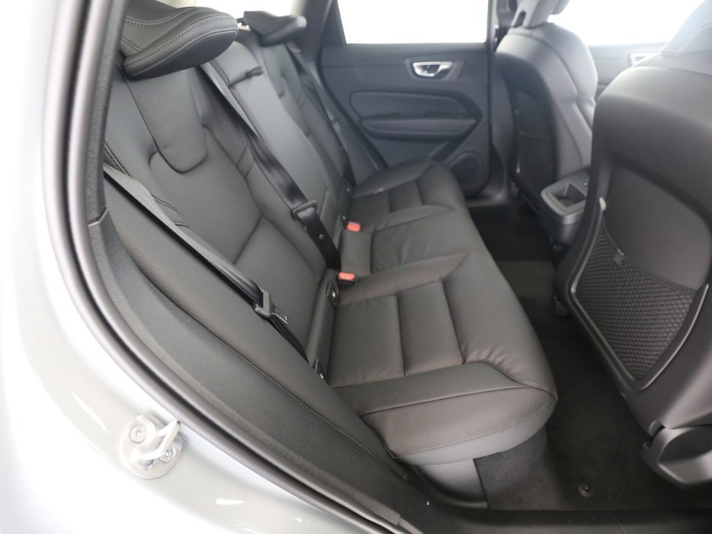 Volvo XC60 2025