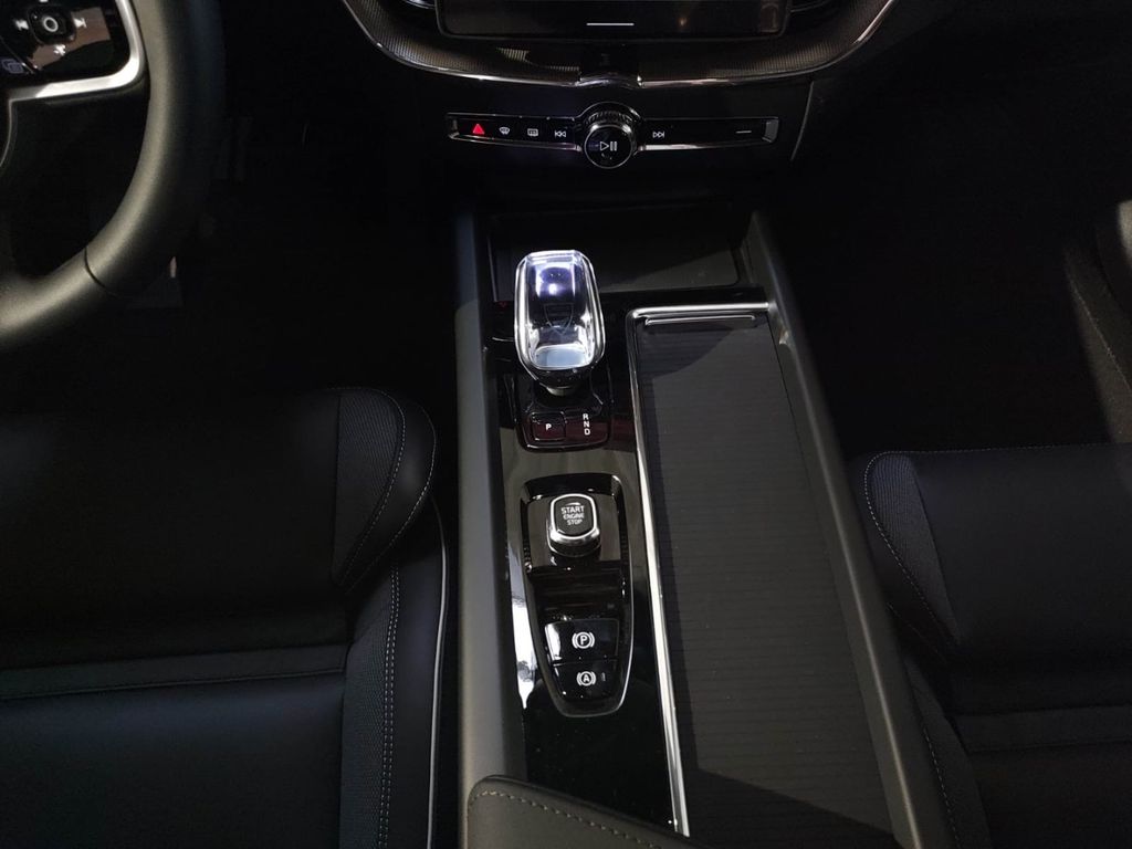 Volvo XC60 2025