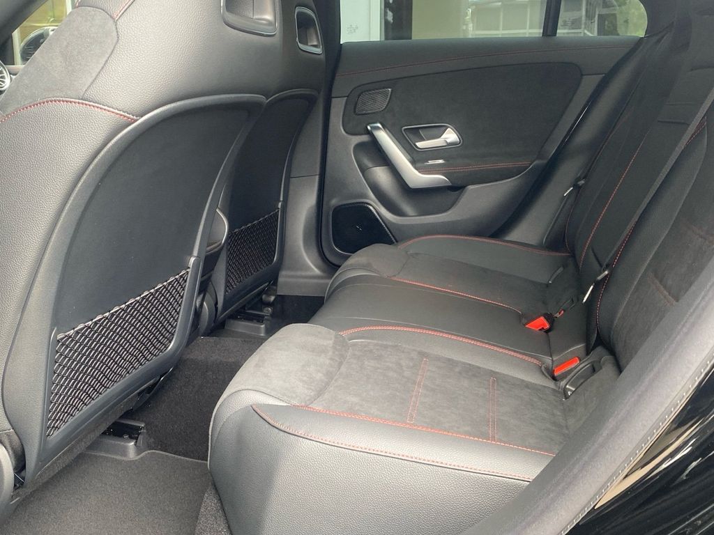 Mercedes-Benz CLA 220 2025