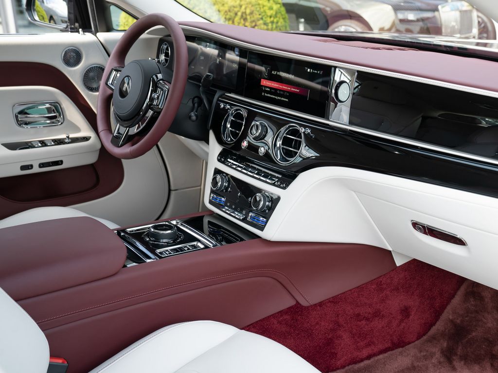 Rolls-Royce Spectre 2024