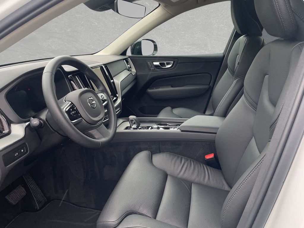 Volvo XC60 2025