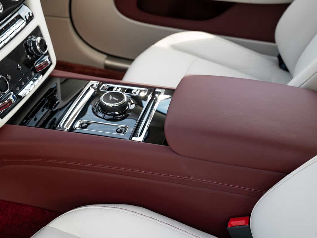 Rolls-Royce Spectre 2024