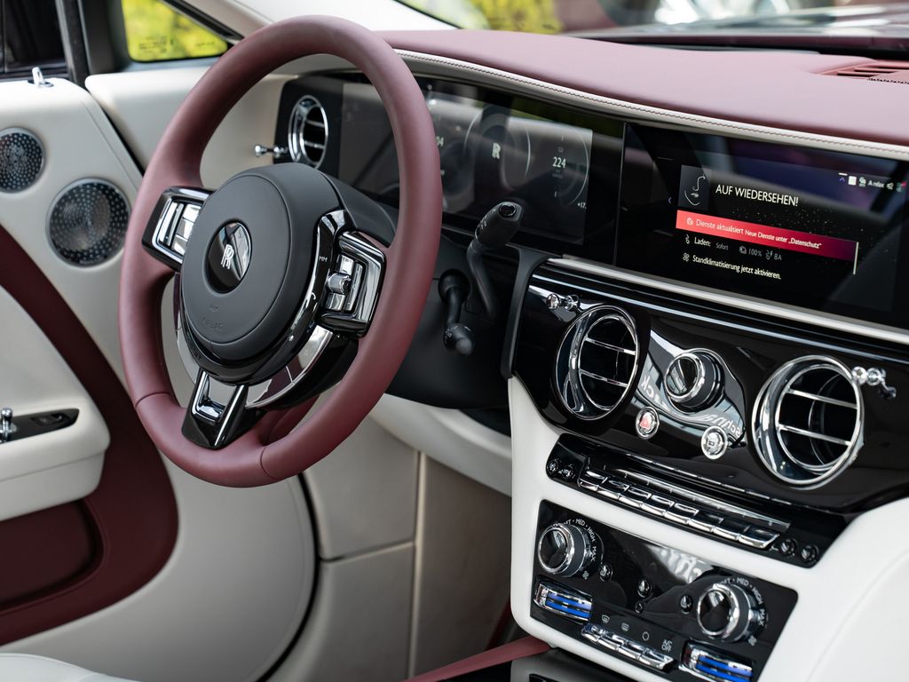 Rolls-Royce Spectre 2024