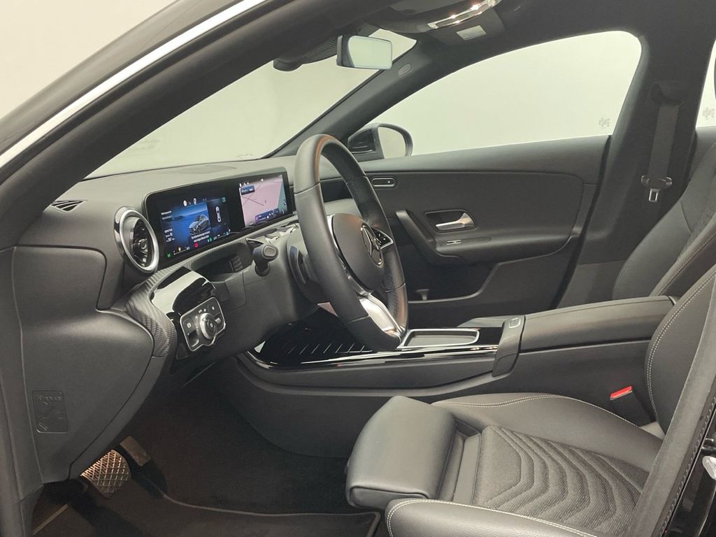 Mercedes-Benz CLA 180 2024