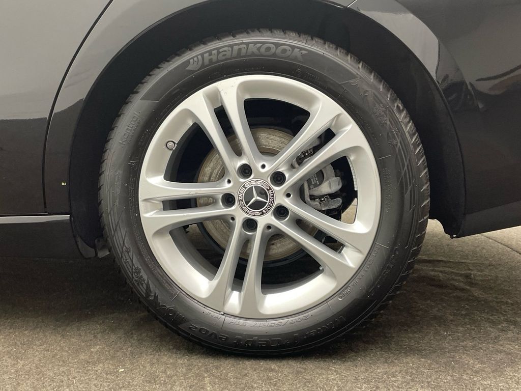 Mercedes-Benz CLA 180 2024