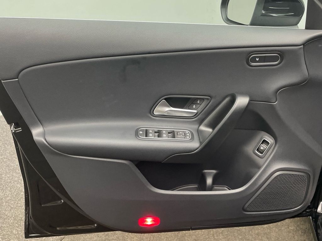 Mercedes-Benz CLA 180 2024