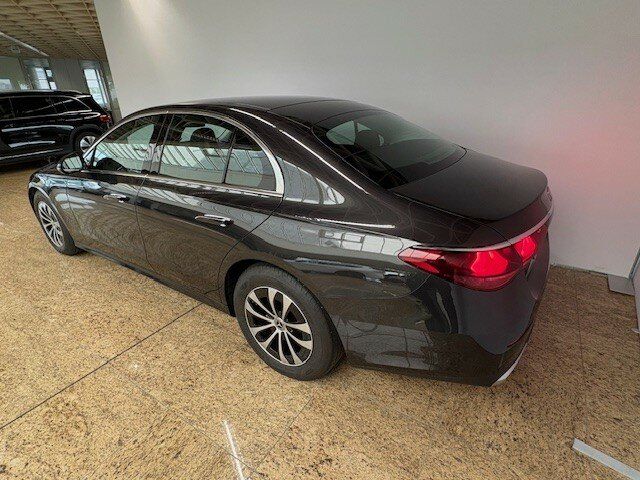 Mercedes-Benz E 220 2024