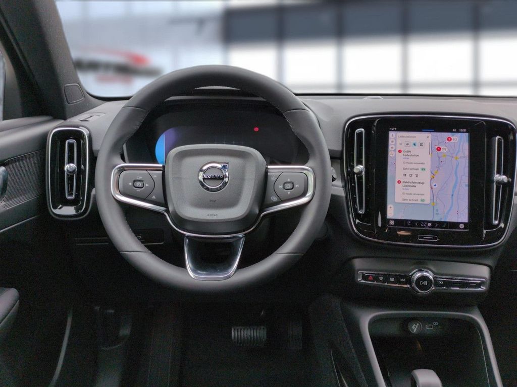 Volvo XC40 2025