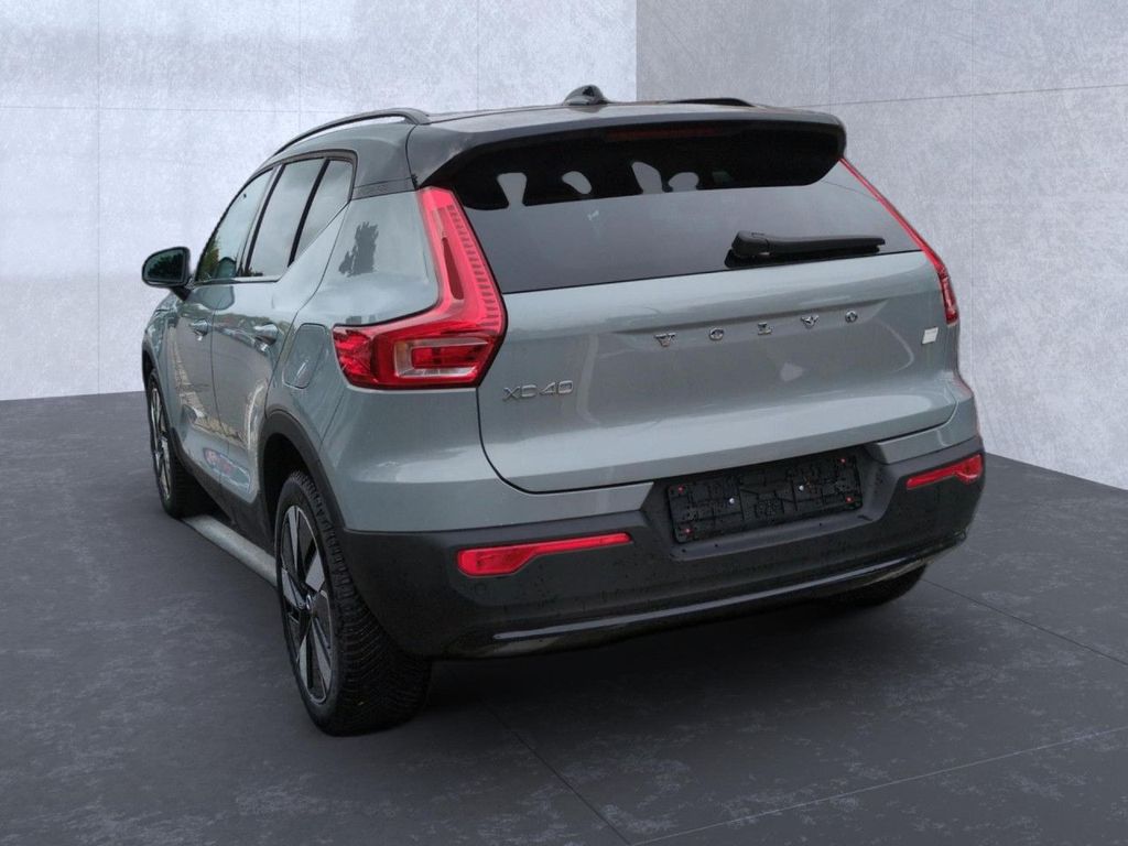 Volvo XC40 2025