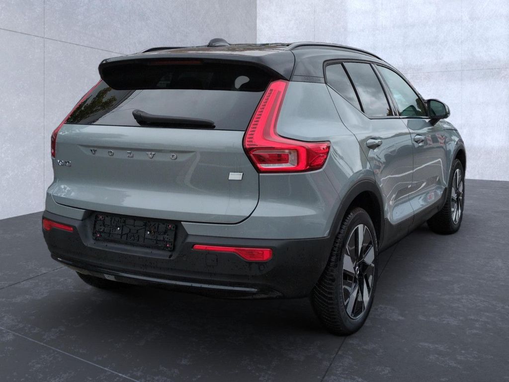 Volvo XC40 2025