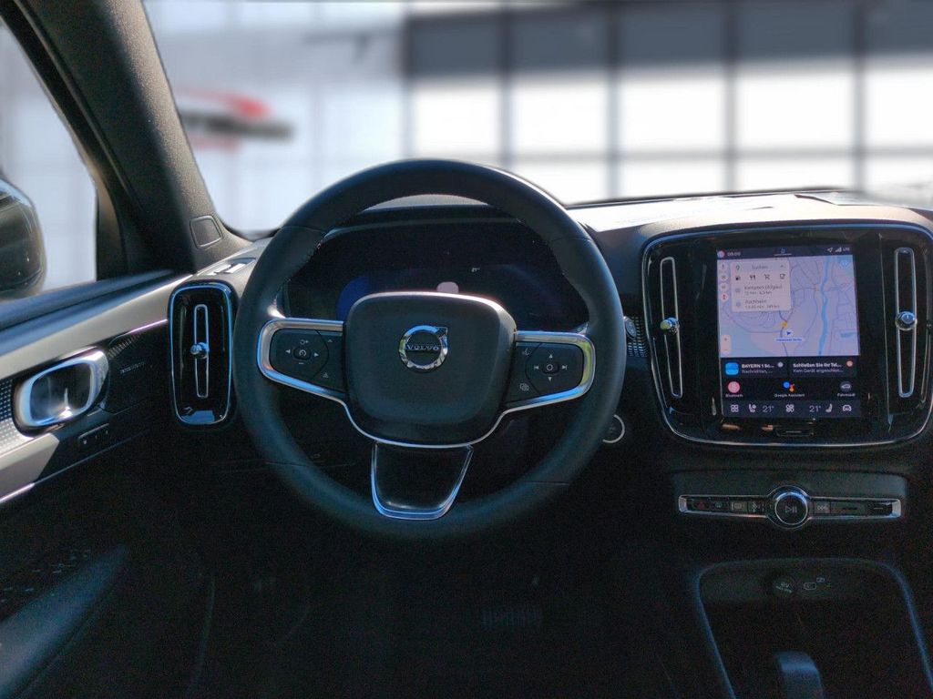 Volvo XC40 2025