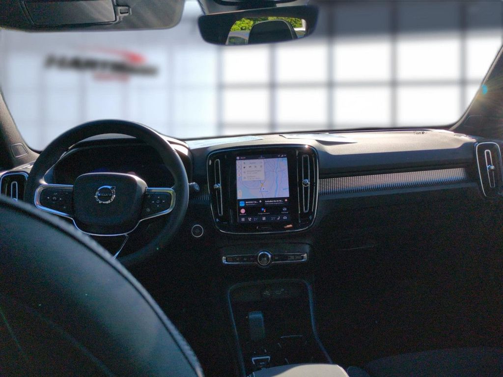 Volvo XC40 2025
