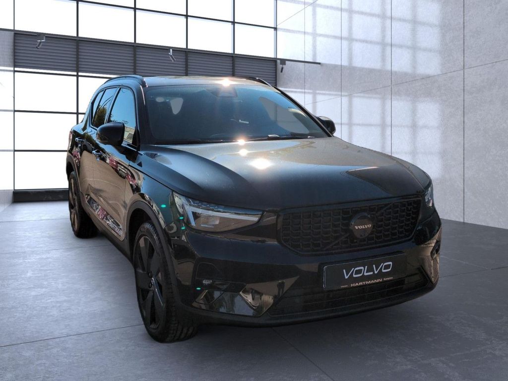 Volvo XC40 2025