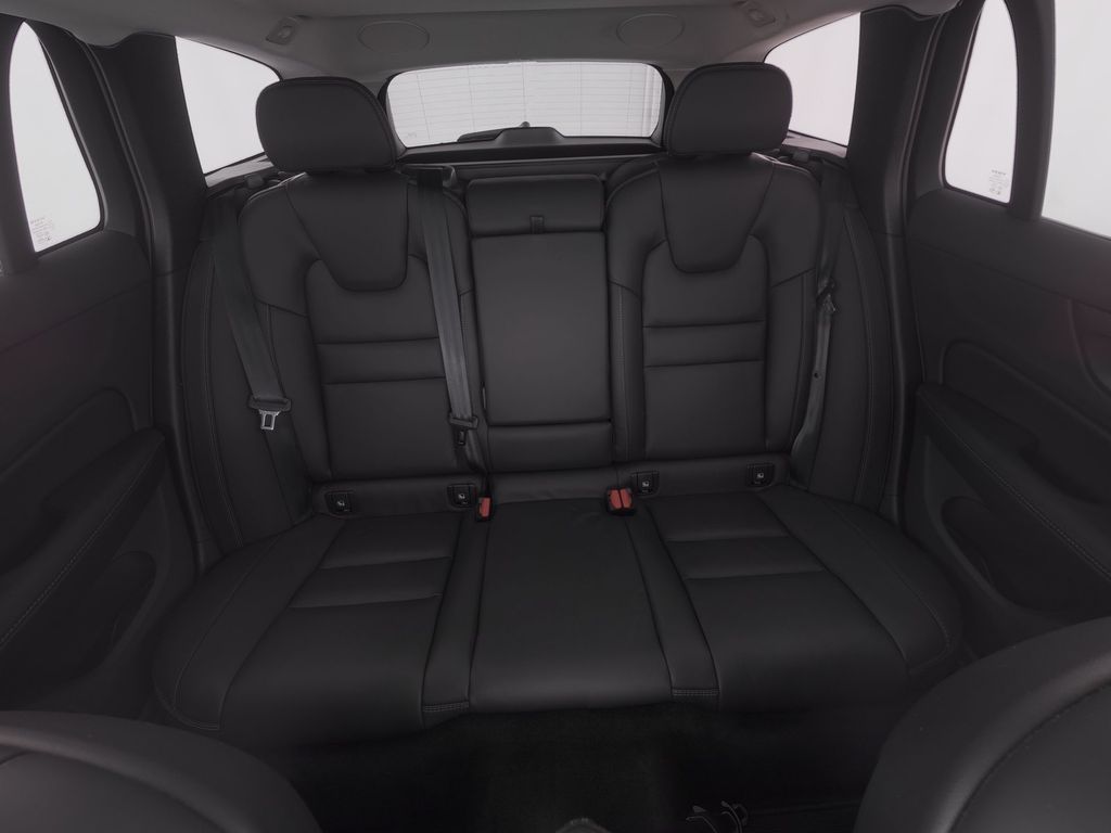 Volvo V60 Cross Country 2023