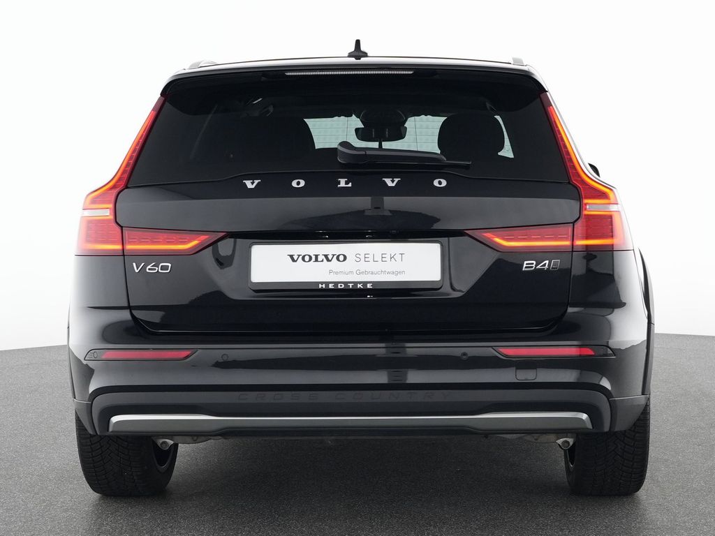 Volvo V60 Cross Country 2023