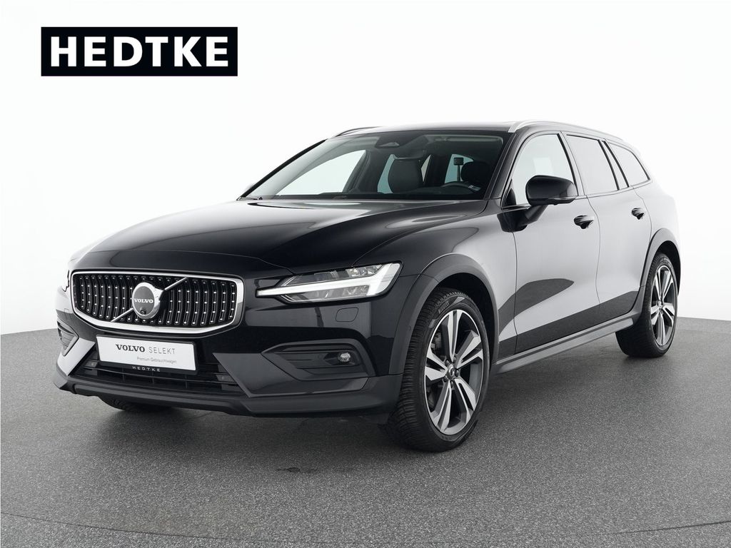Volvo V60 Cross Country 2023