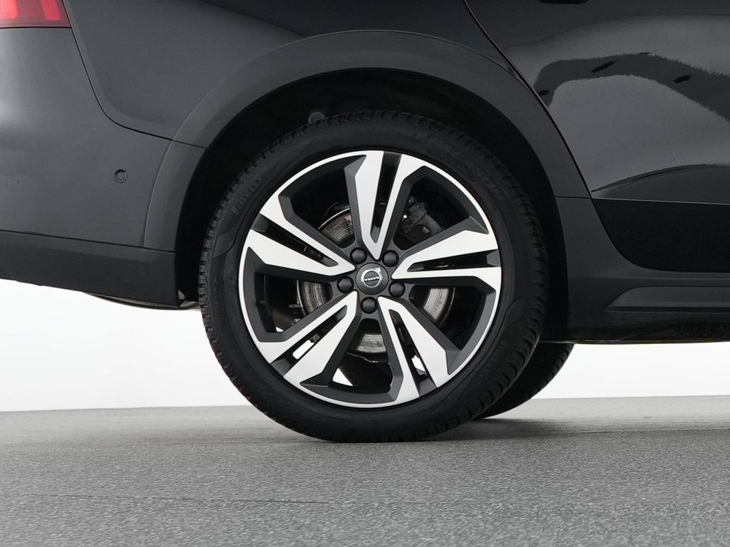 Volvo V60 Cross Country 2023