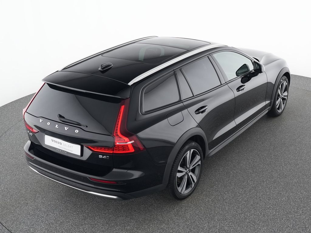 Volvo V60 Cross Country 2023